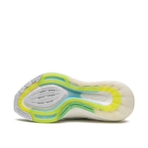 Adidas Ultraboost 22 Sneakers. Brand new with tags. - Picture 5 of 12